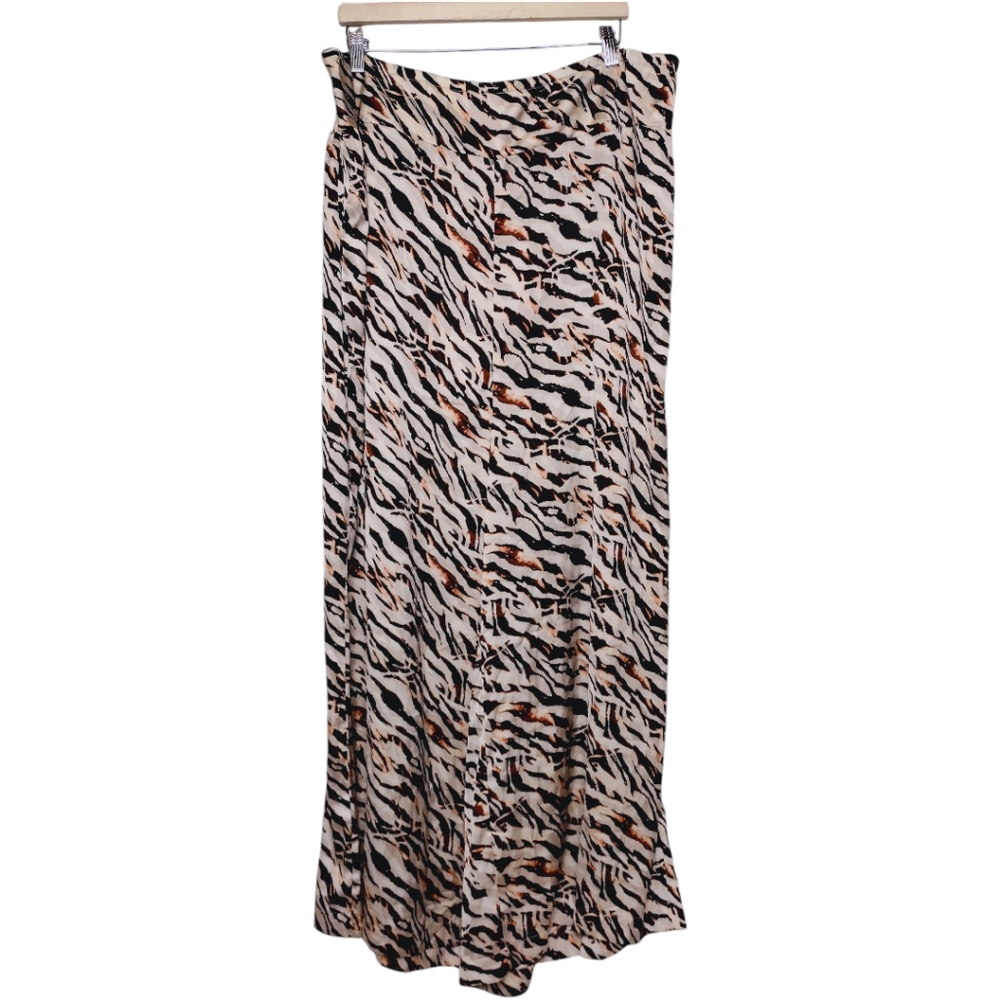 Torrid Pull-On Super Wide Leg Streaky Satin High-Rise Pant Size 4 Or 4X Short - Picture 2 of 8